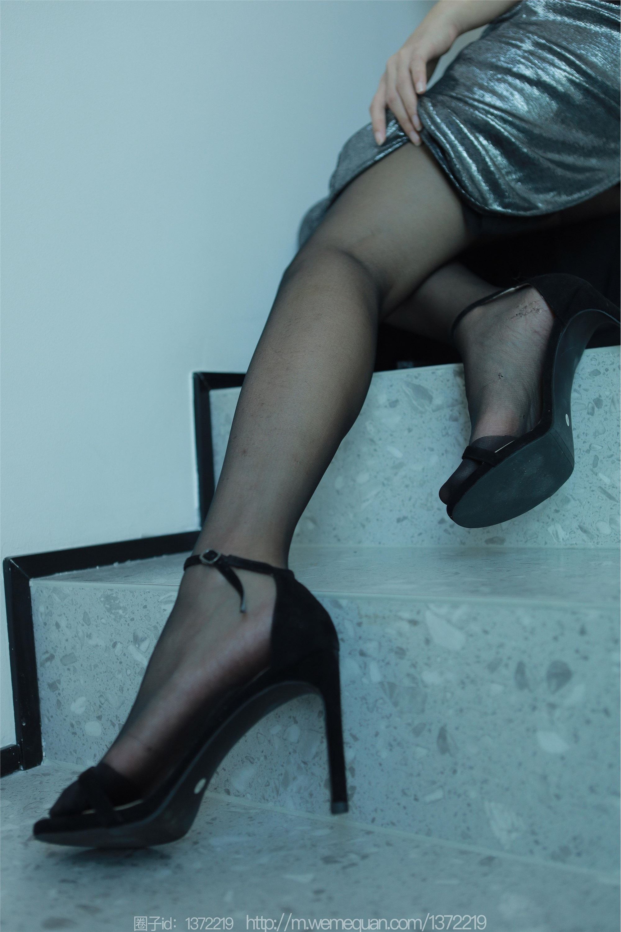 IESS异思趣向  2023.06.29 丝享家 1467 小宝《液体金属裙》